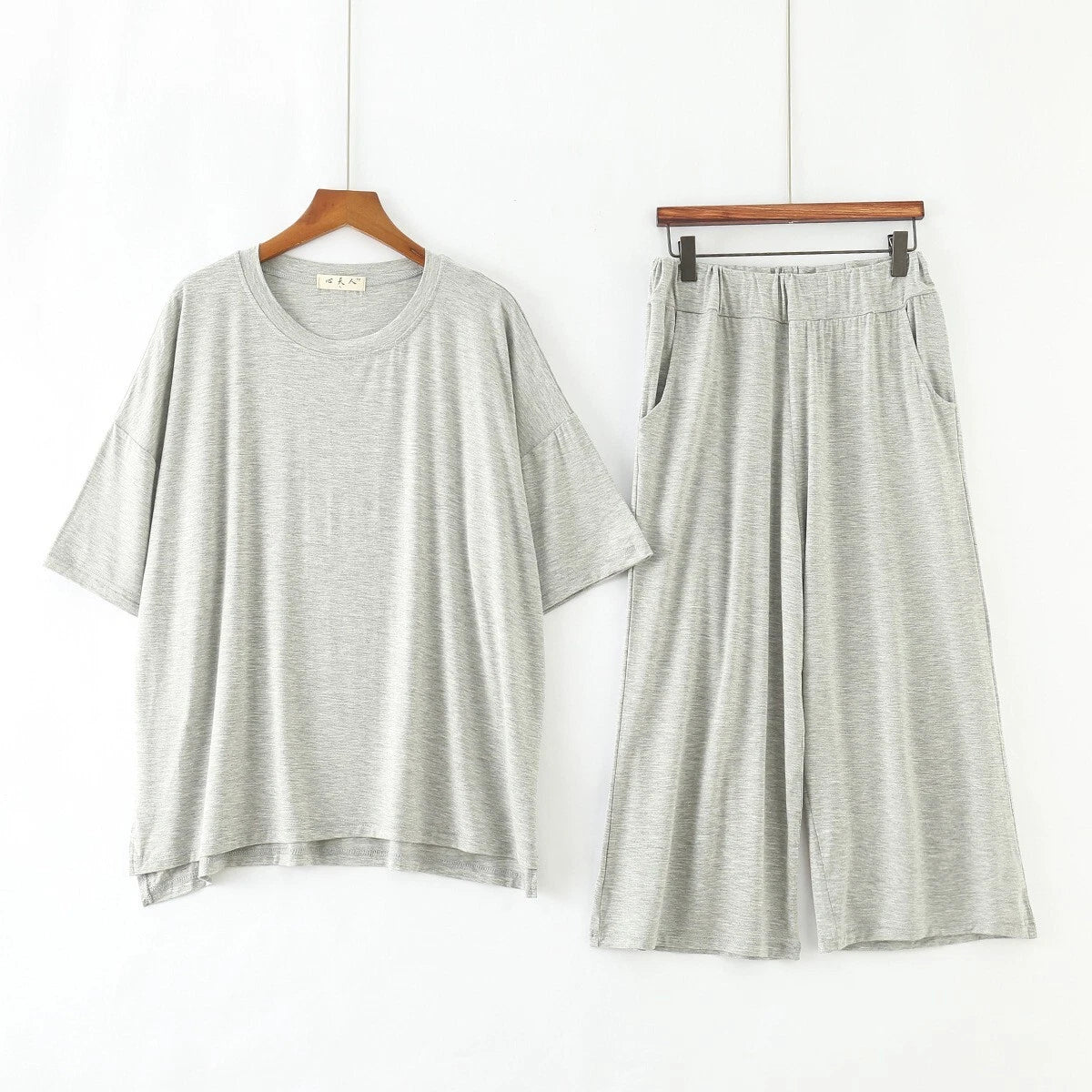 Plus Size XL 150KG Women Modal Pajamas Sets Short Sleeve Top + Calf-Length Pants